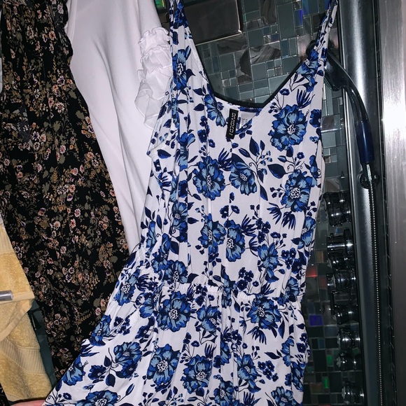 H&M Floral Romper - Picture 2 of 3